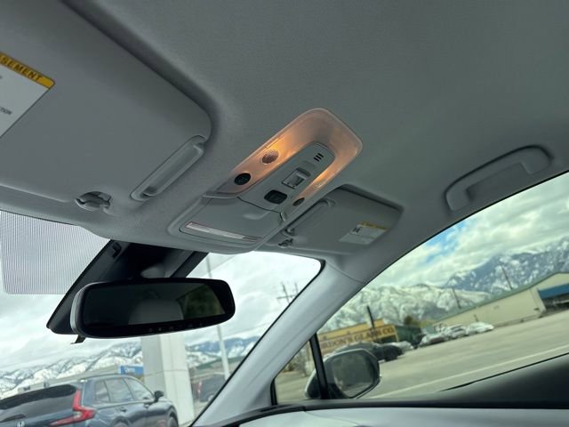 Used 2022 Toyota Prius XLE image 17