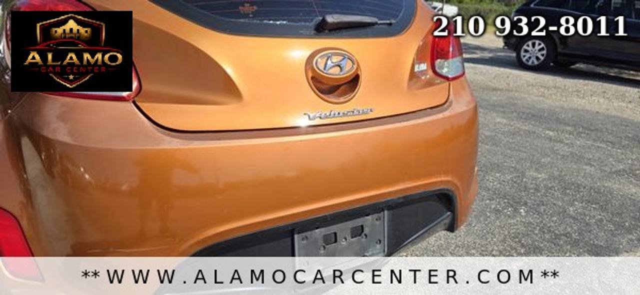 Used 2013 Hyundai Veloster w/ Style Pkg FWD image 10