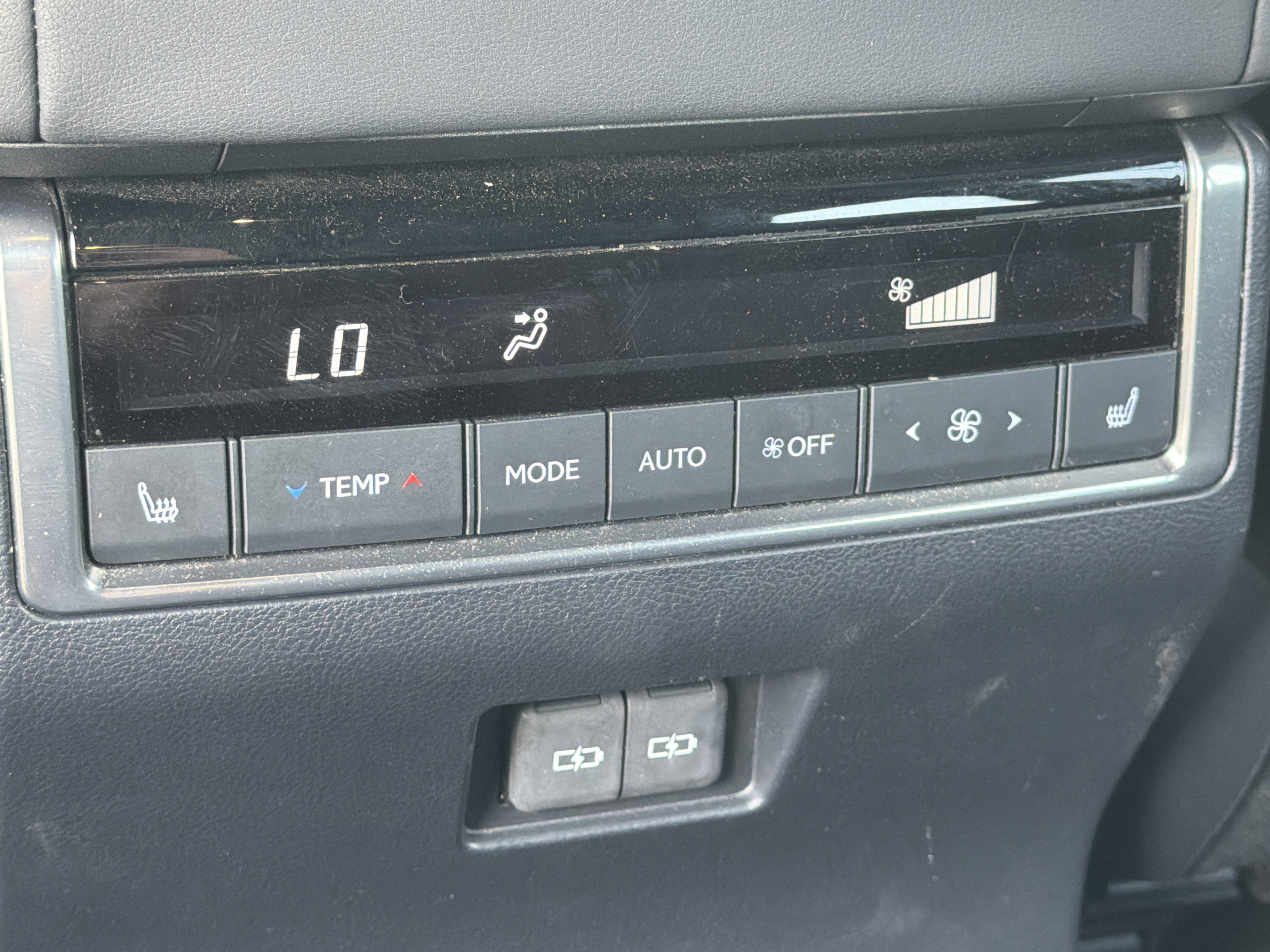 Used 2024 Lexus GX 550 w/ Accessory Package (Z1) AWD/4WD image 23