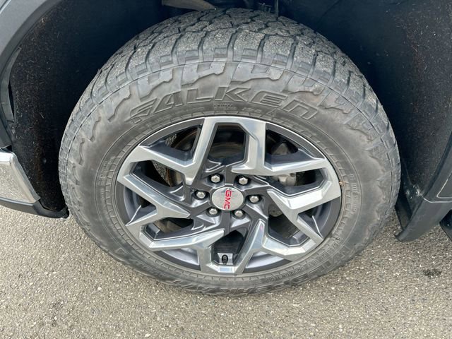 Used 2022 GMC Sierra 1500 SLT w/ SLT Premium Plus Package AWD/4WD image 32