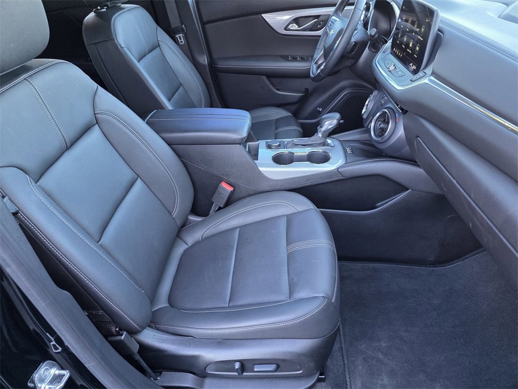 Used 2025 Chevrolet Blazer LT w/ Sound & Technology Package image 12