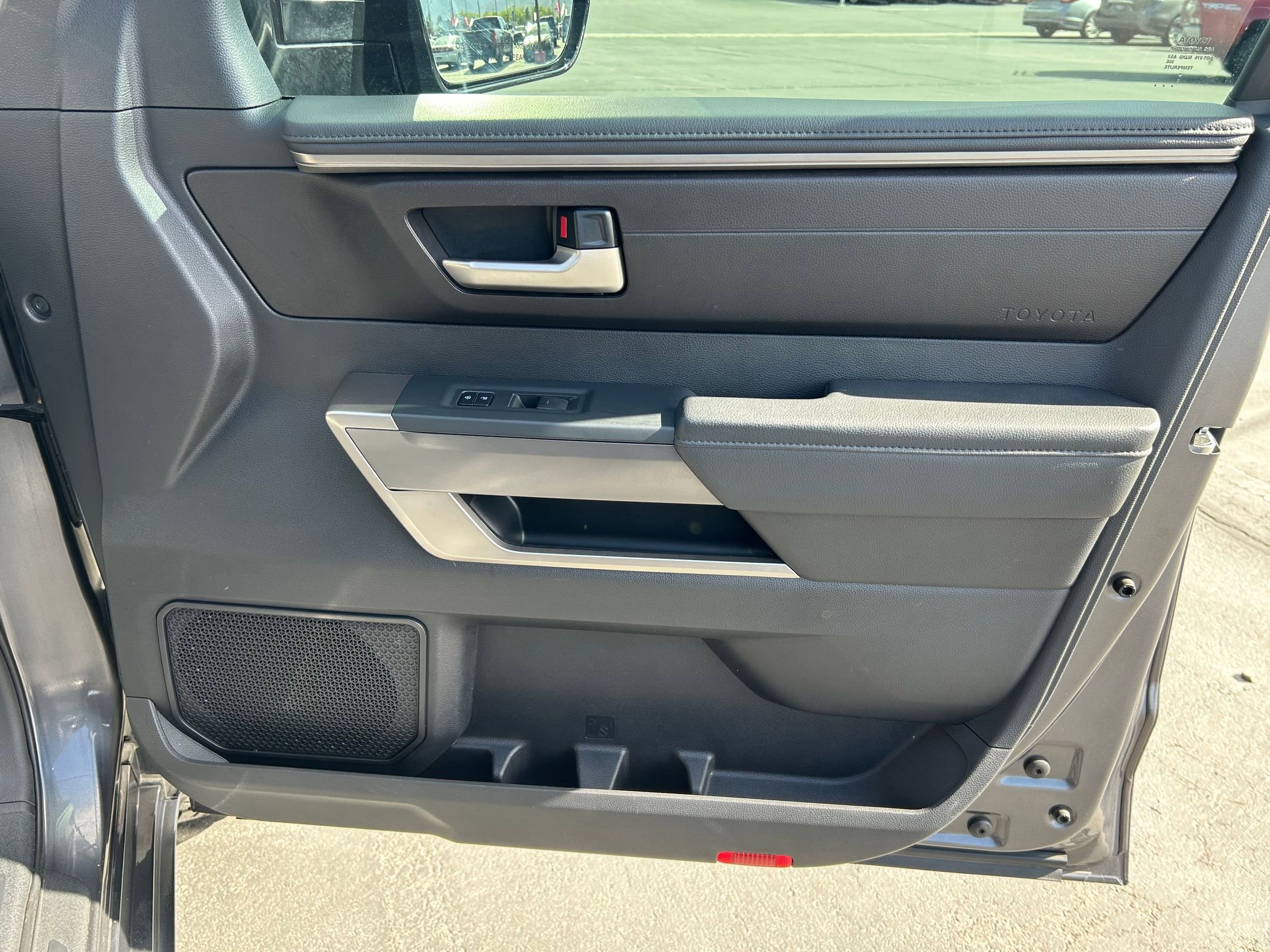 Used 2022 Toyota Tundra SR5 w/ Advanced Technology Package AWD/4WD image 27