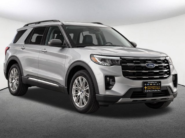 Used 2025 Ford Explorer Active w/ Active Comfort Package AWD/4WD image 2