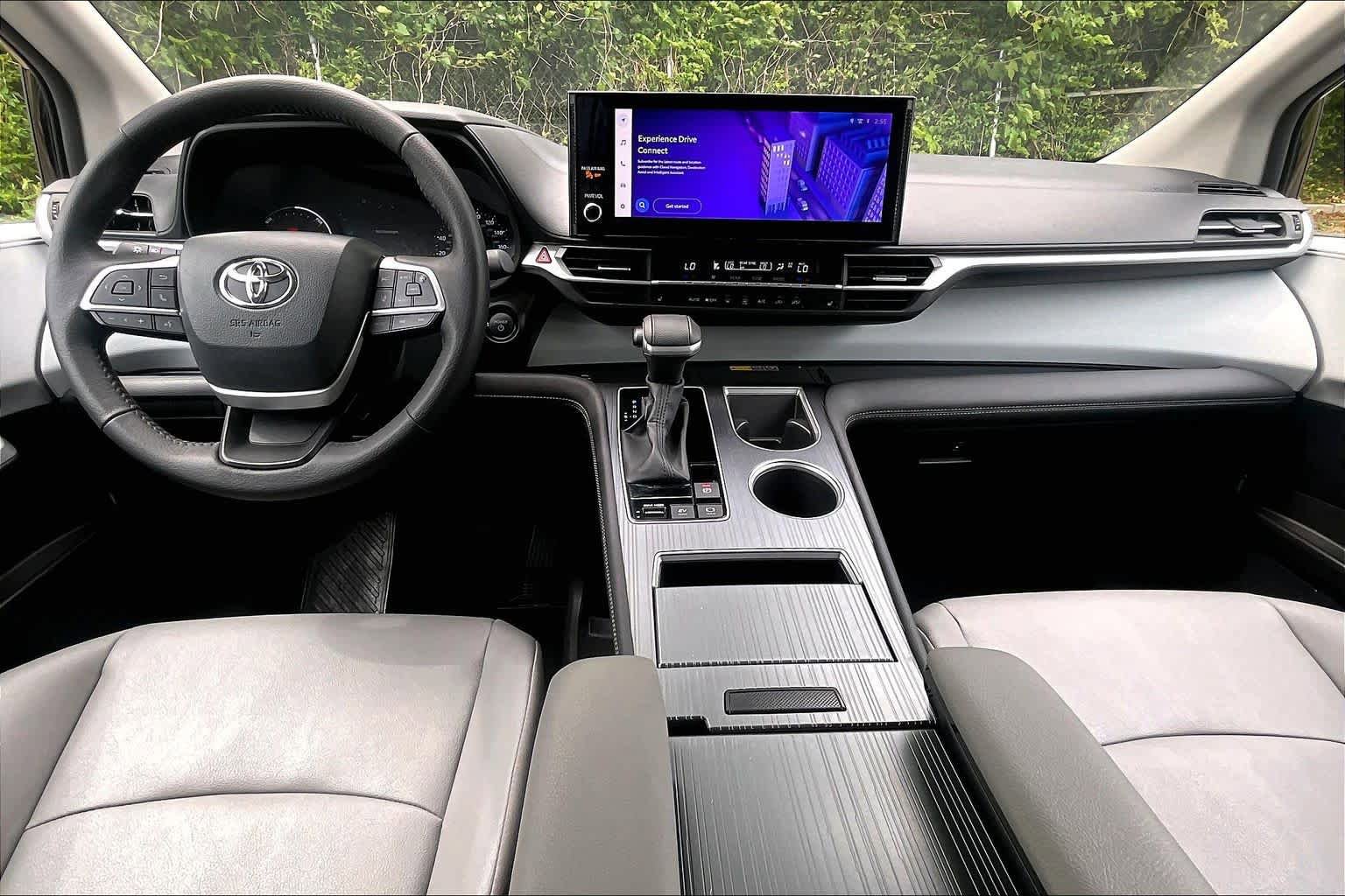 Certified 2025 Toyota Sienna XLE FWD image 16