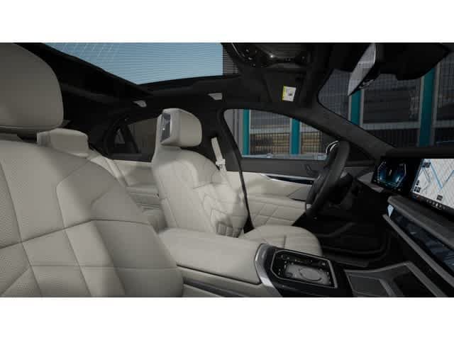 Used 2025 BMW i7 eDrive50 w/ Executive Package RWD image 9