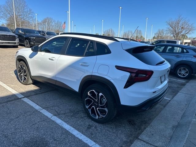 Used 2024 Chevrolet Trax RS w/ Sunroof Package image 23