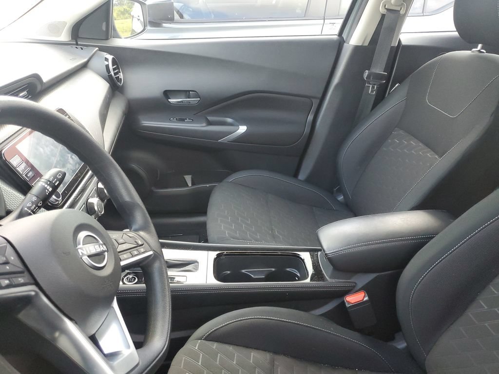 Certified 2023 Nissan Kicks SV FWD image 7