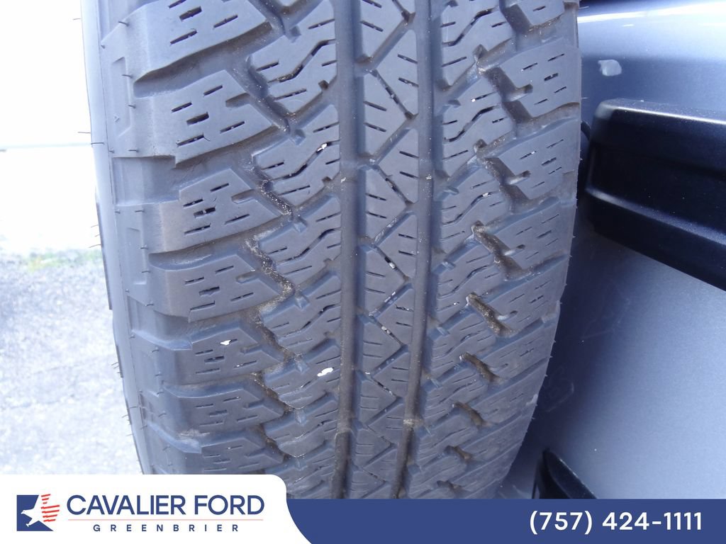 Used 2016 Jeep Wrangler Sahara w/ Connectivity Group AWD/4WD image 13