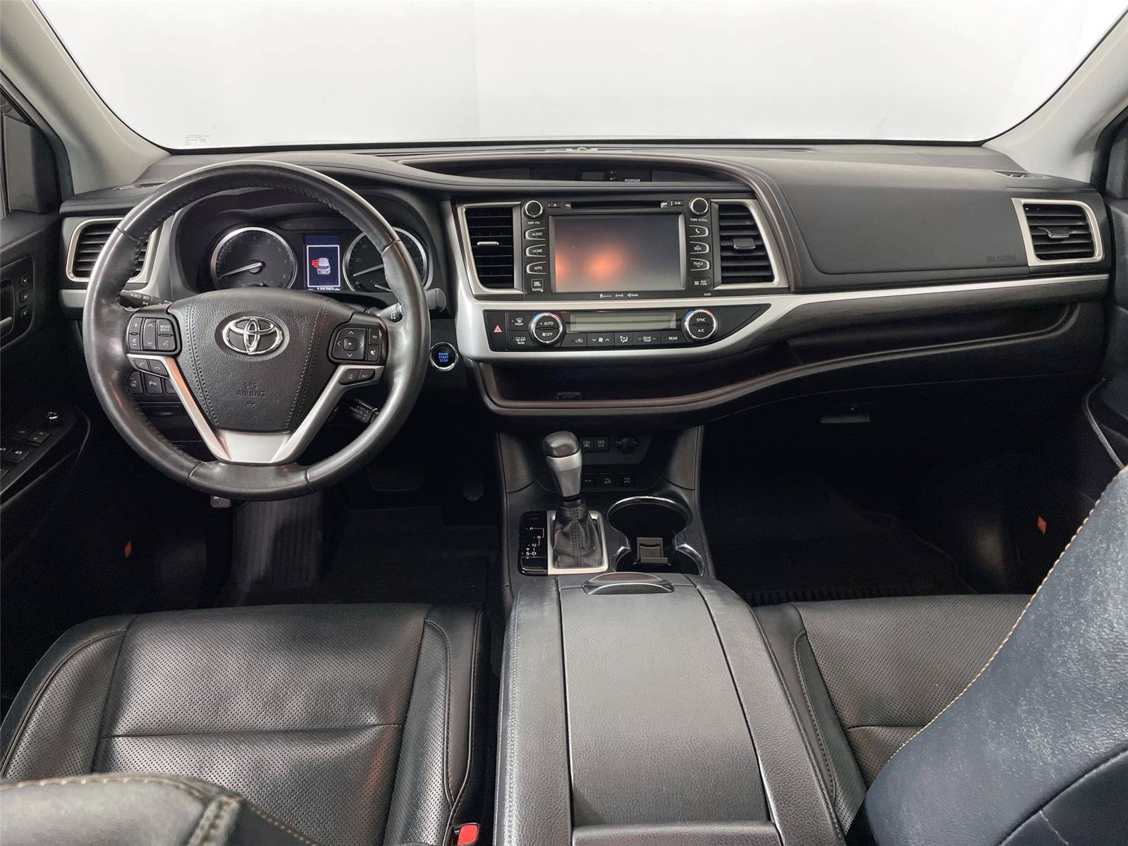 Used 2019 Toyota Highlander Limited Platinum AWD/4WD image 32