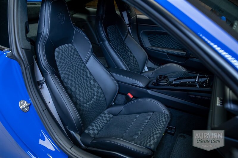 Used 2026 Porsche 911 Carrera GTS RWD image 31