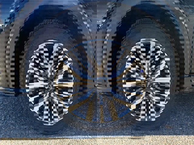 Certified 2024 Nissan Kicks SV image 32