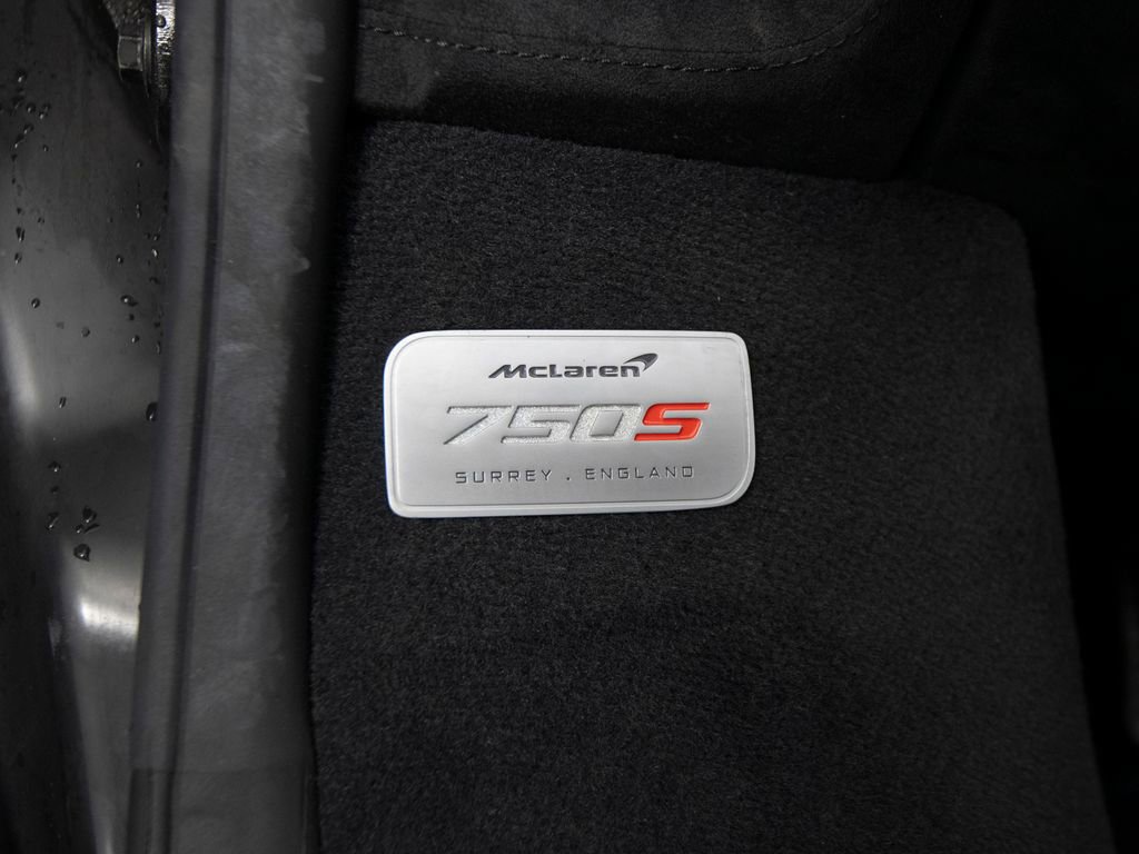 Used 2024 McLaren 750S Spider RWD image 15