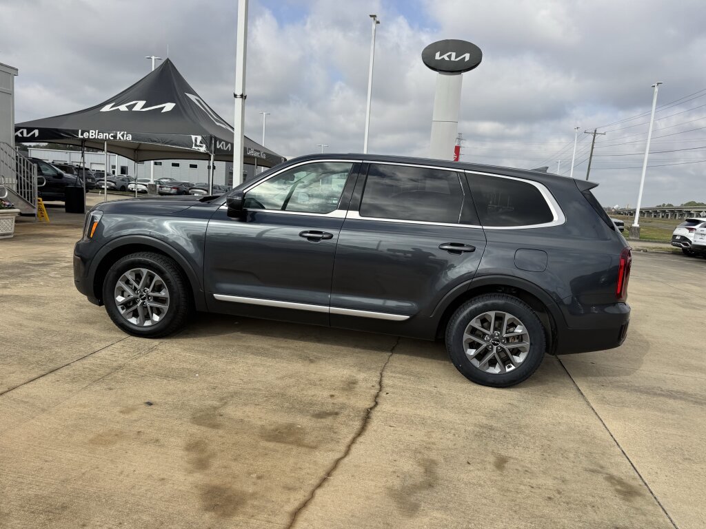 Used 2024 Kia Telluride LX image 25
