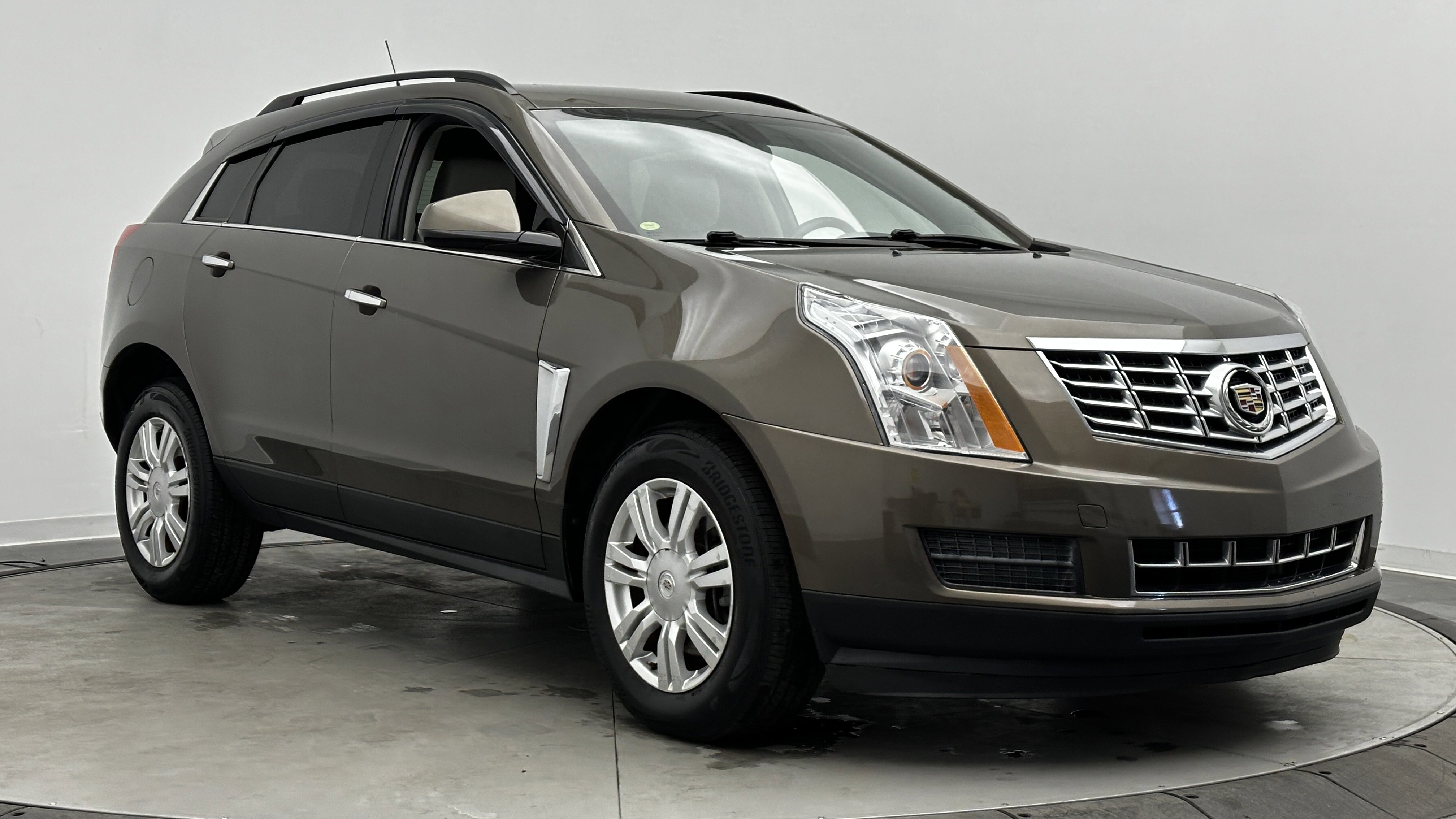 Used 2014 Cadillac SRX FWD image 3