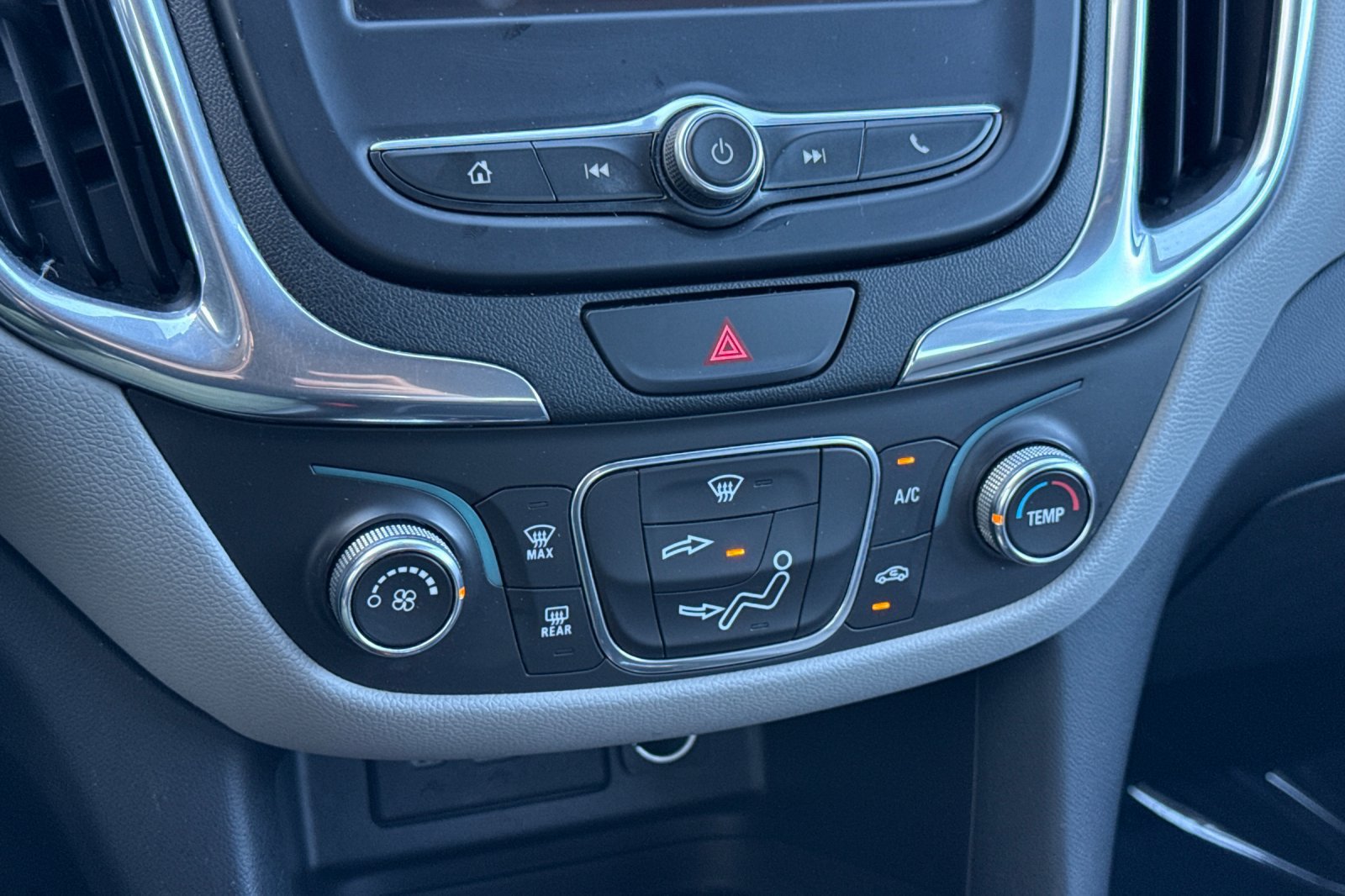 Used 2019 Chevrolet Equinox LS AWD/4WD image 20
