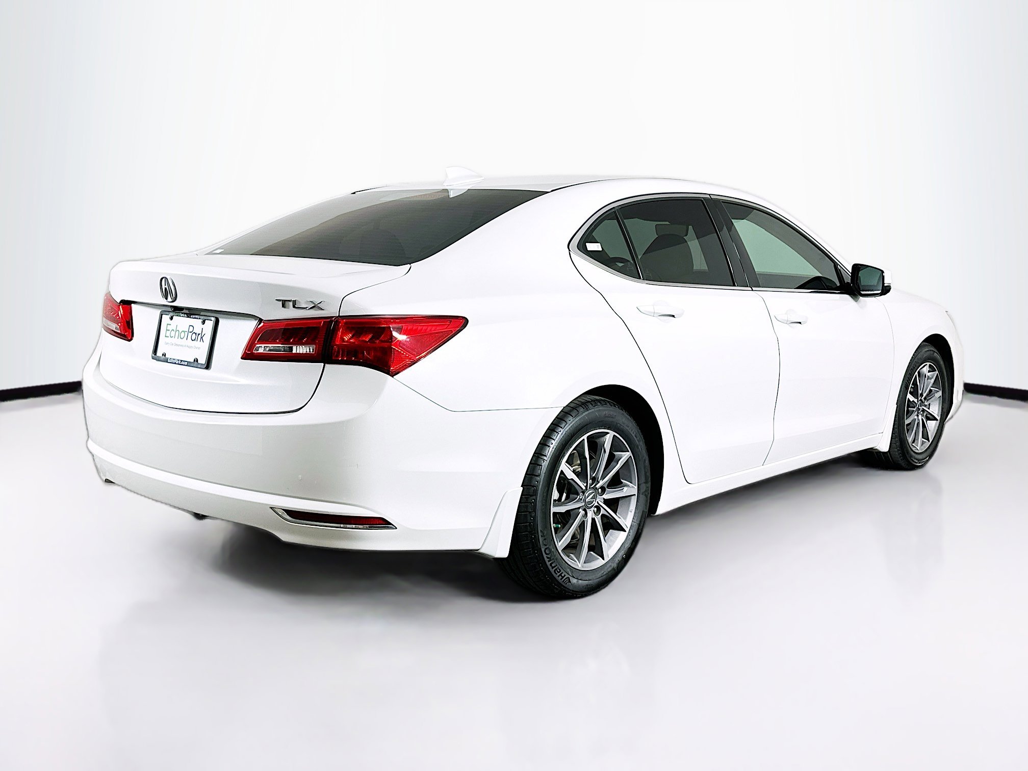 Used 2020 Acura TLX image 9