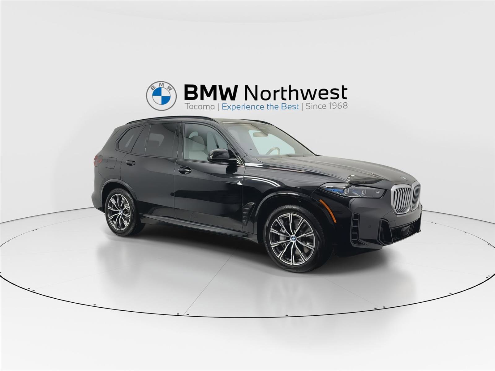 Used 2025 BMW X5 xDrive50e w/ M Sport Package image 6