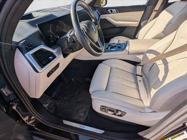 Certified 2024 BMW X5 xDrive50e w/ Premium Package AWD/4WD image 17