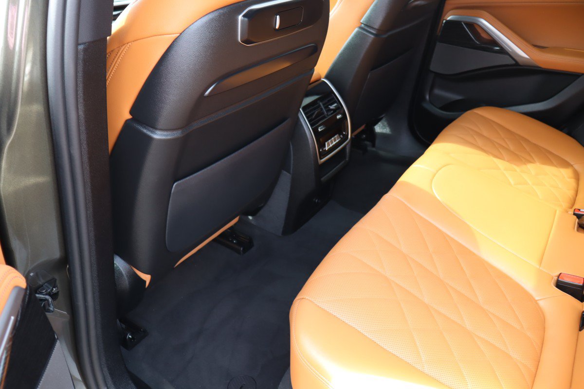 Used 2026 BMW X6 M60i AWD/4WD image 21