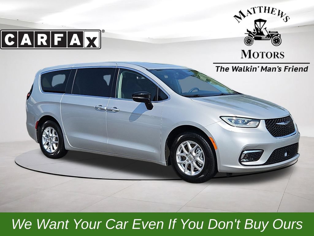 Used 2024 Chrysler Pacifica Touring-L FWD image 1