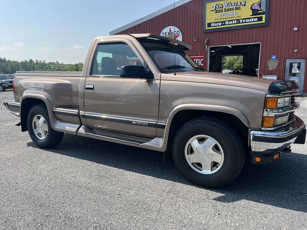 Used 1995 Chevrolet Silverado 1500 4x4 Regular Cab image 1