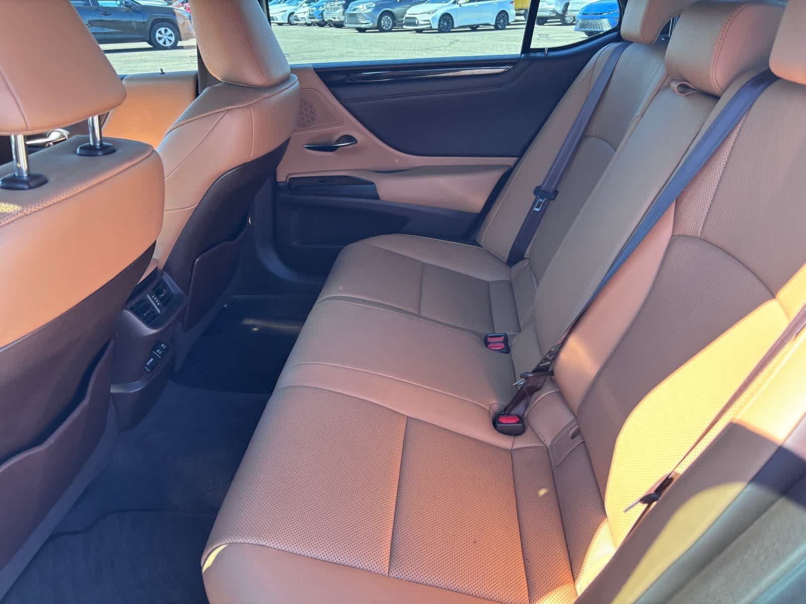 Used 2019 Lexus ES 300h w/ Premium Package FWD image 9