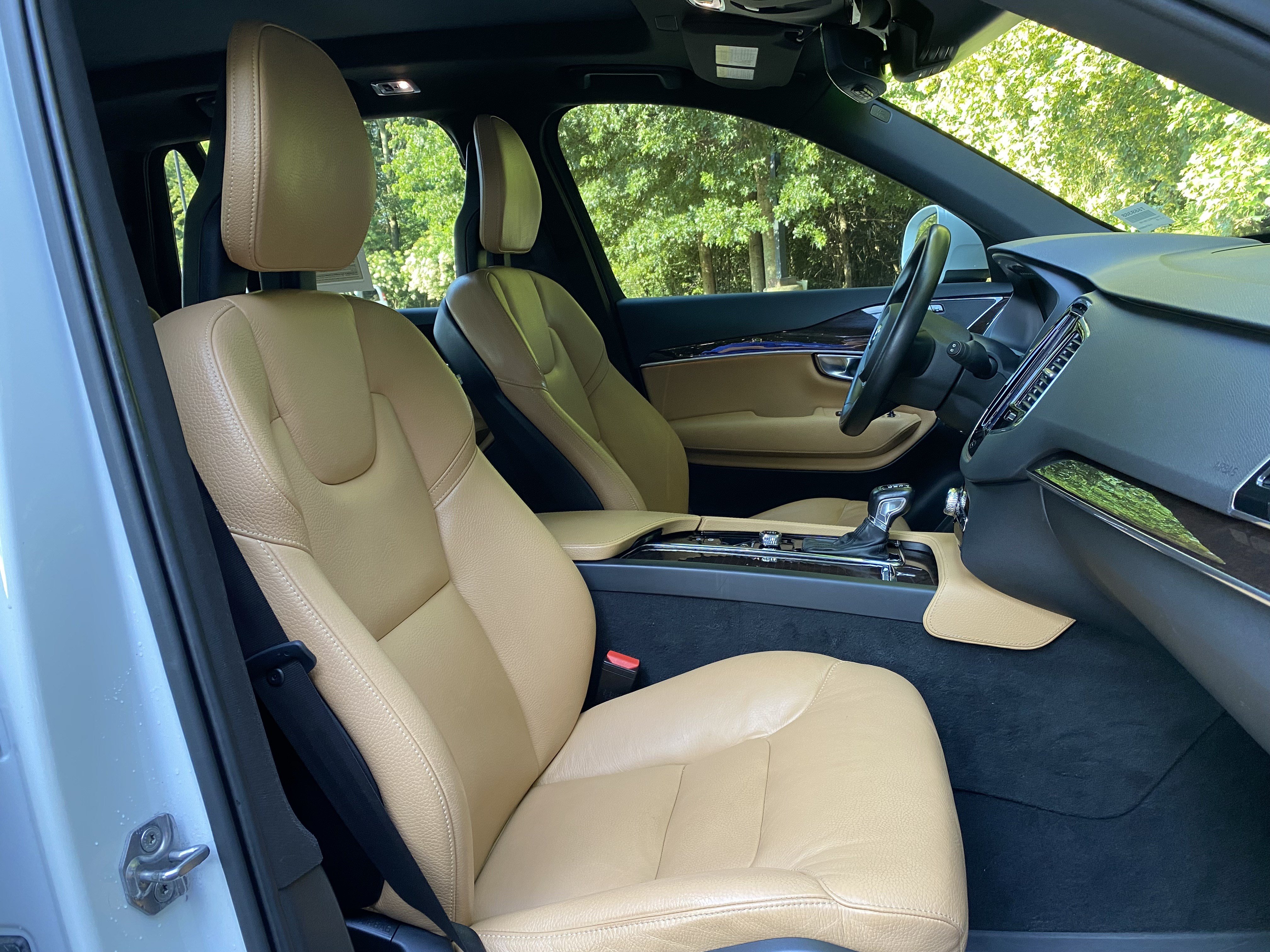 Used 2018 Volvo XC90 T6 Momentum w/ Convenience Package AWD/4WD image 35