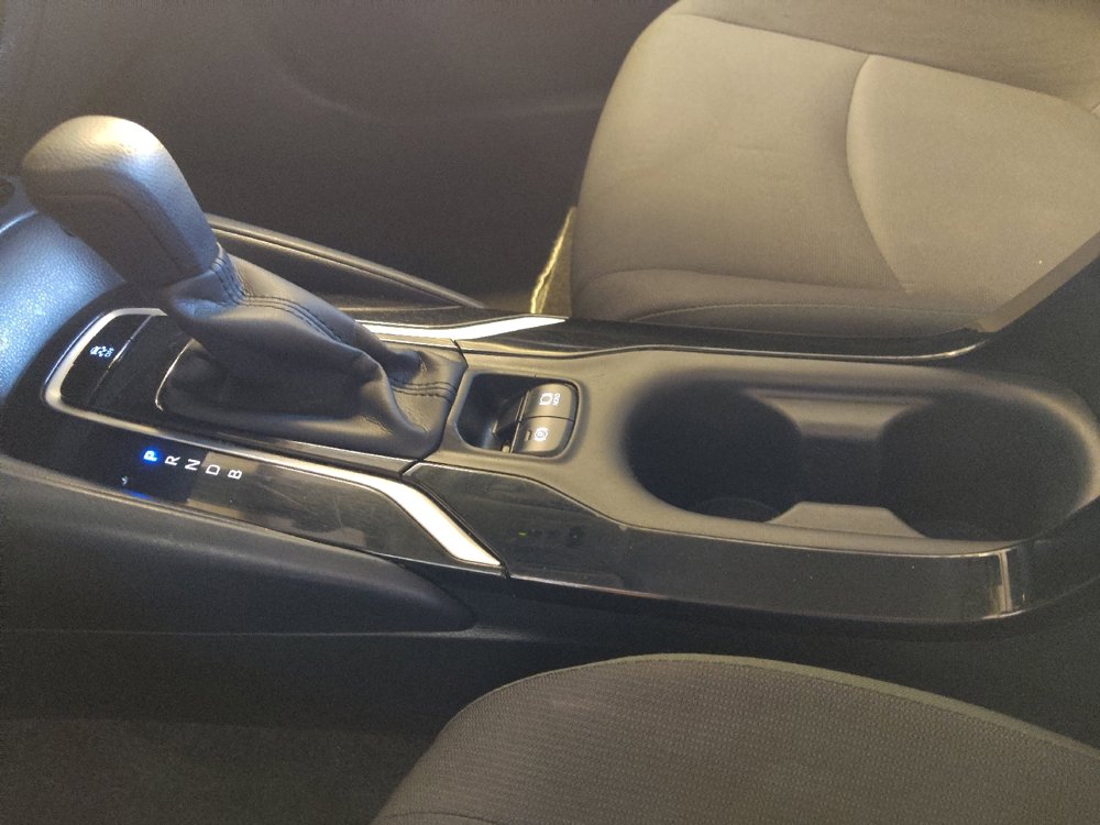 Used 2021 Toyota Corolla LE image 26