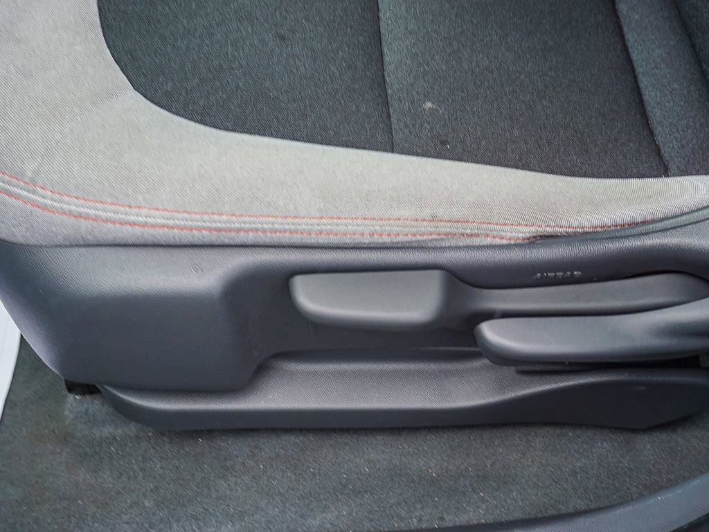 Used 2020 Chevrolet Bolt LT image 19