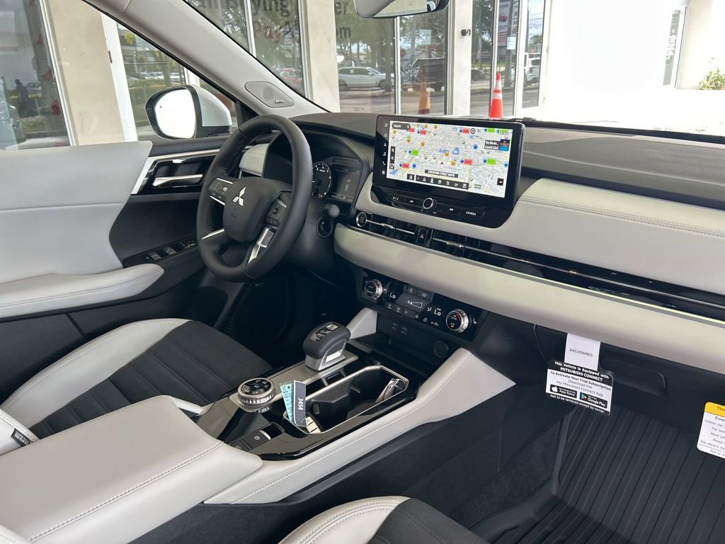 New 2026 Mitsubishi Outlander SE image 21