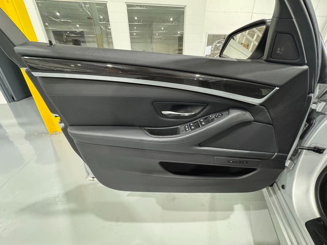 Used 2011 BMW 535i xDrive Sedan image 33