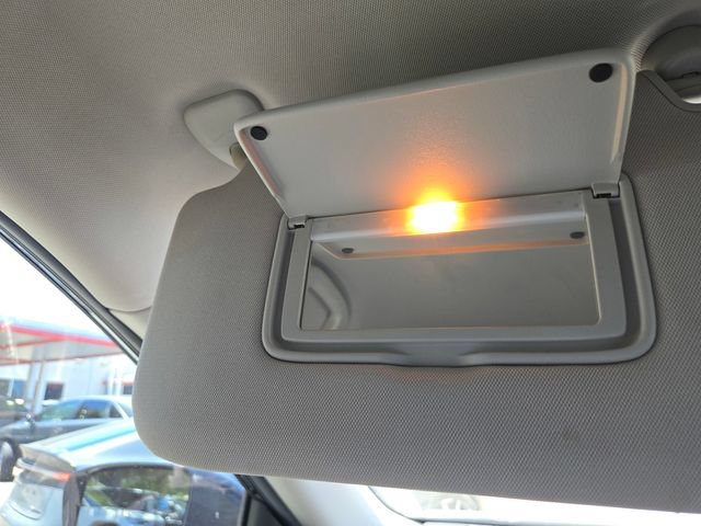 Used 2015 Nissan Rogue S FWD image 17