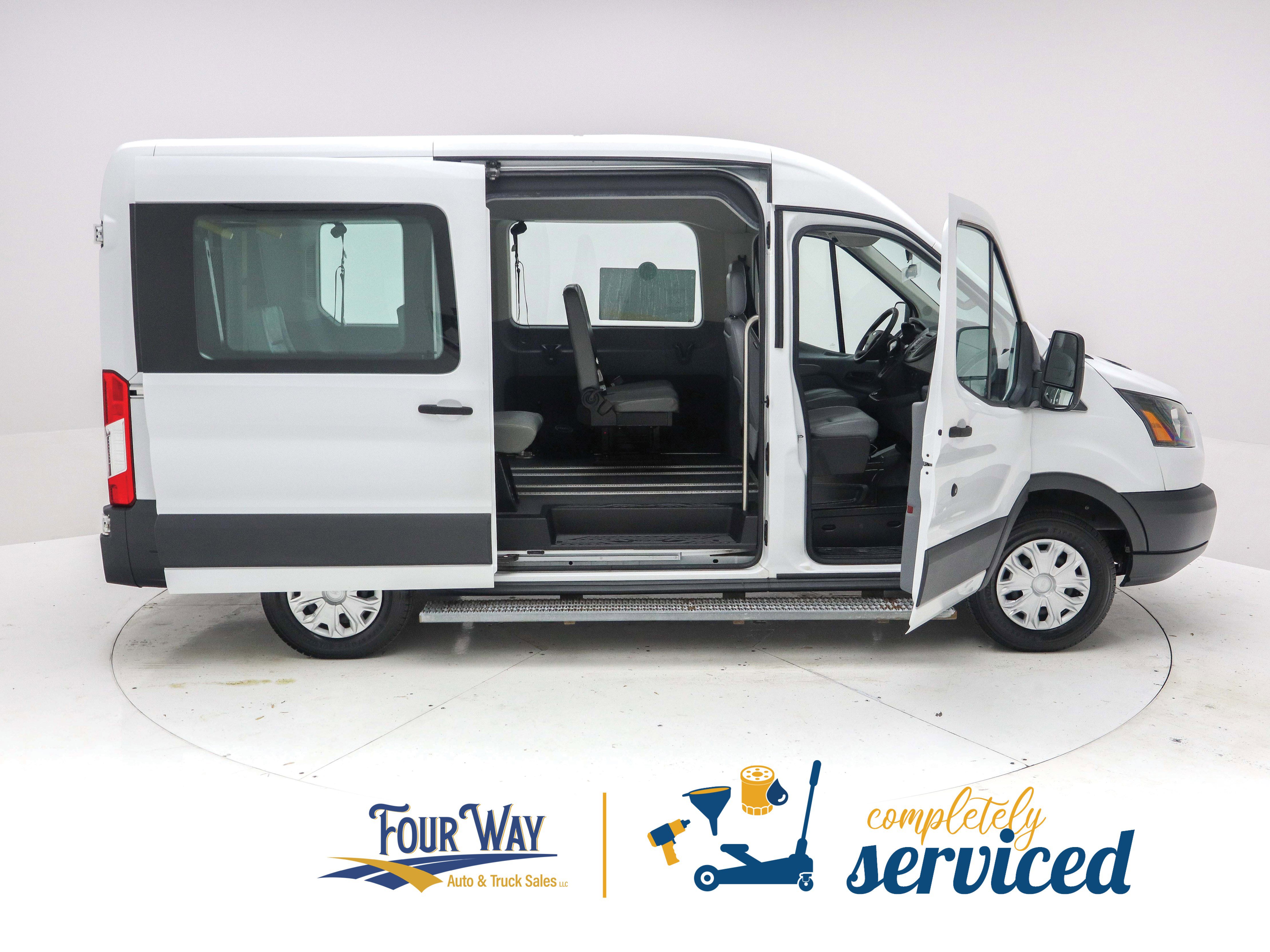 Used 2017 Ford Transit 150 XL RWD image 4