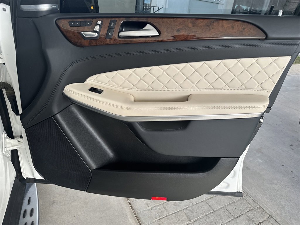 Used 2019 Mercedes-Benz GLS 550 4MATIC image 37