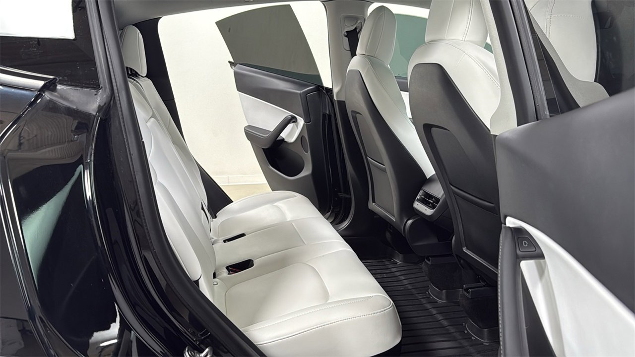 Used 2022 Tesla Model Y Performance image 17
