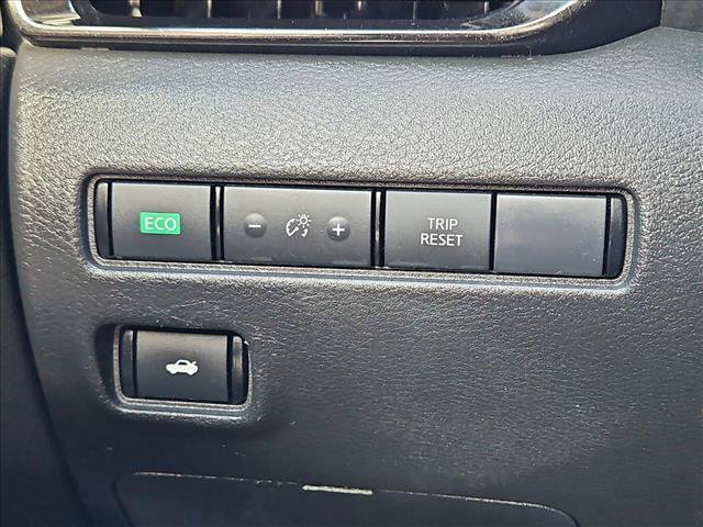 Used 2025 Nissan Sentra SV FWD image 16