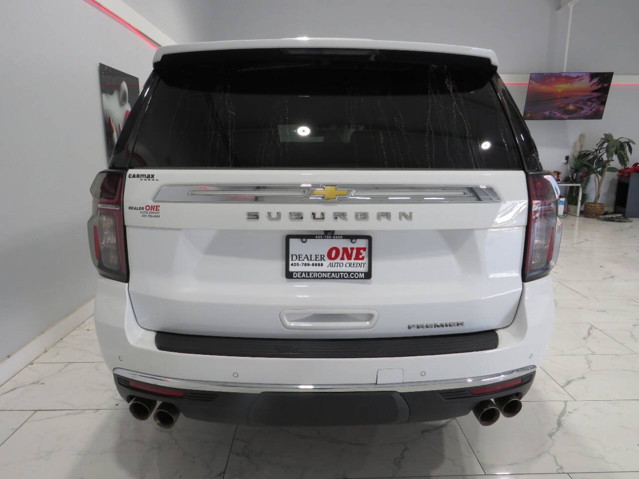 Used 2023 Chevrolet Suburban Premier RWD image 4