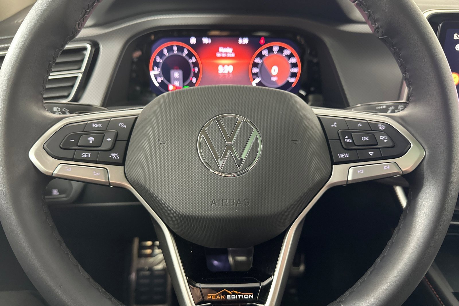 Used 2024 Volkswagen Atlas Peak Edition SE image 22