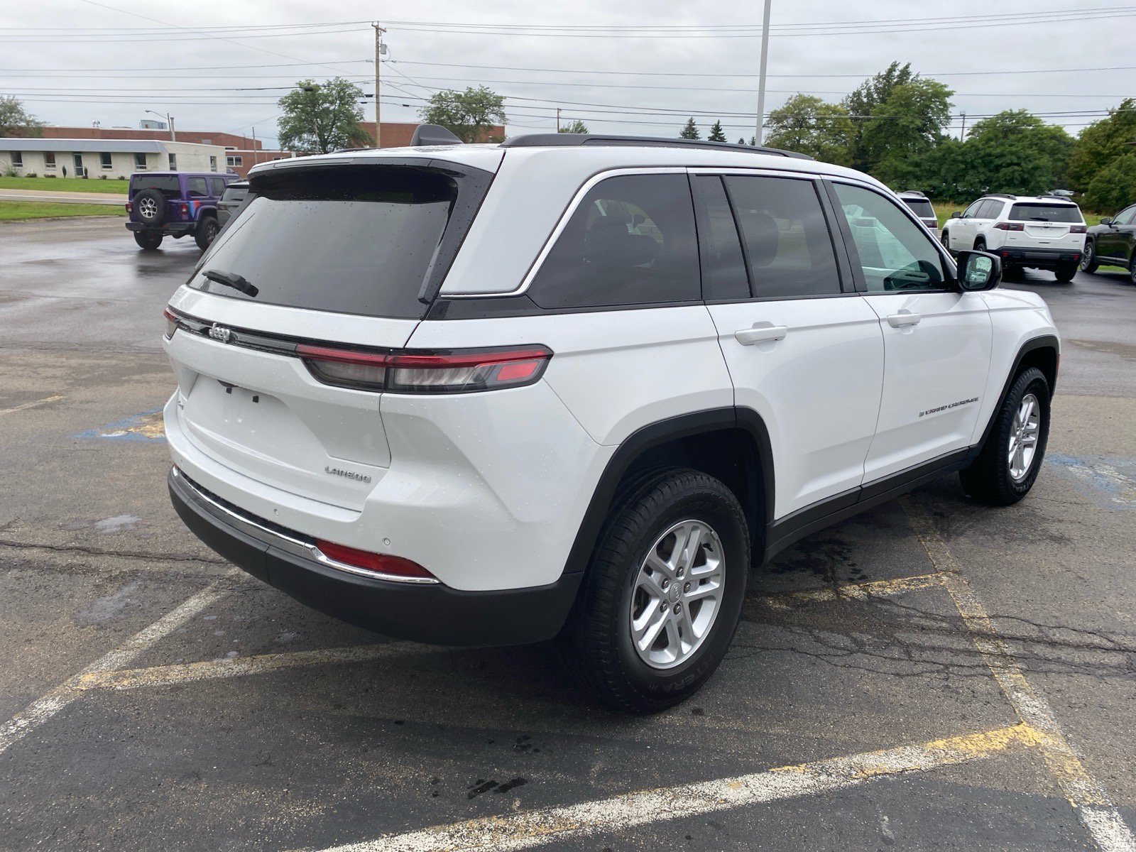 Used 2025 Jeep Grand Cherokee Laredo w/ Luxury Tech Group I AWD/4WD image 5