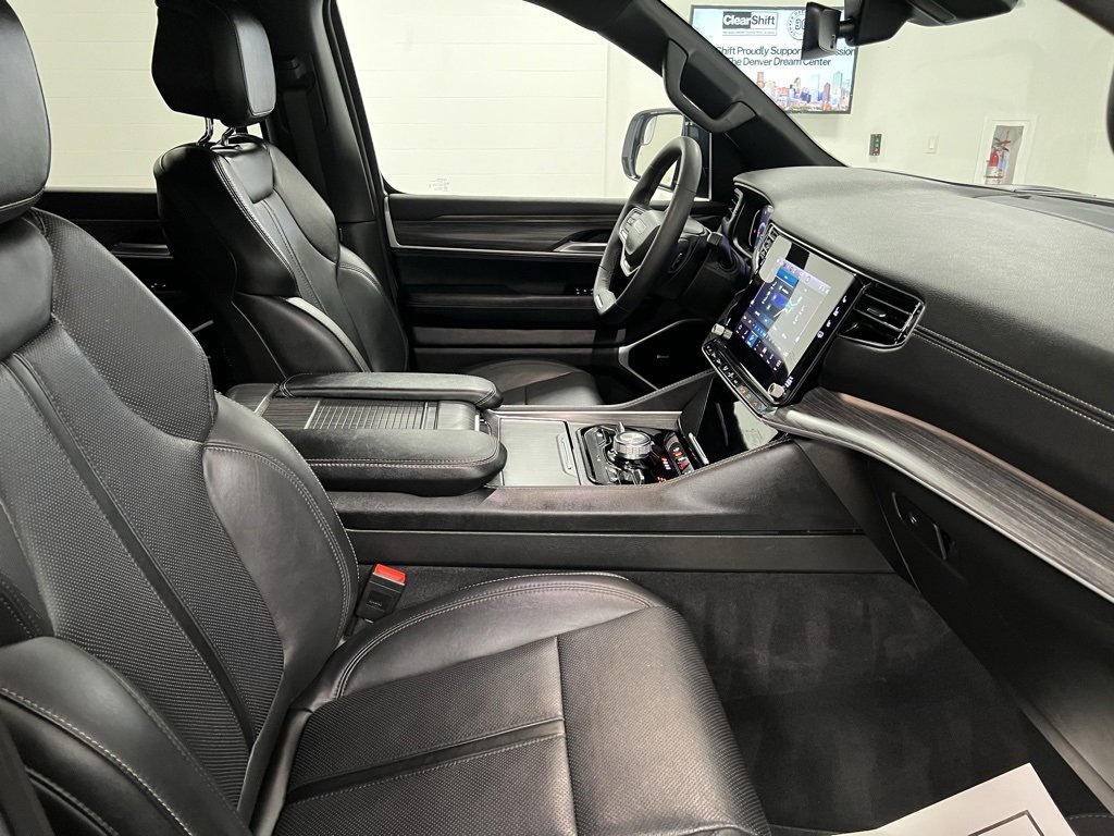 Used 2023 Jeep Wagoneer L Series III w/ Premium Group I image 70
