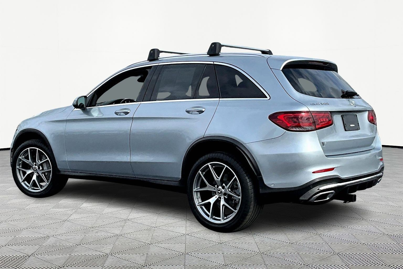 Used 2022 Mercedes-Benz GLC 300 4MATIC image 4