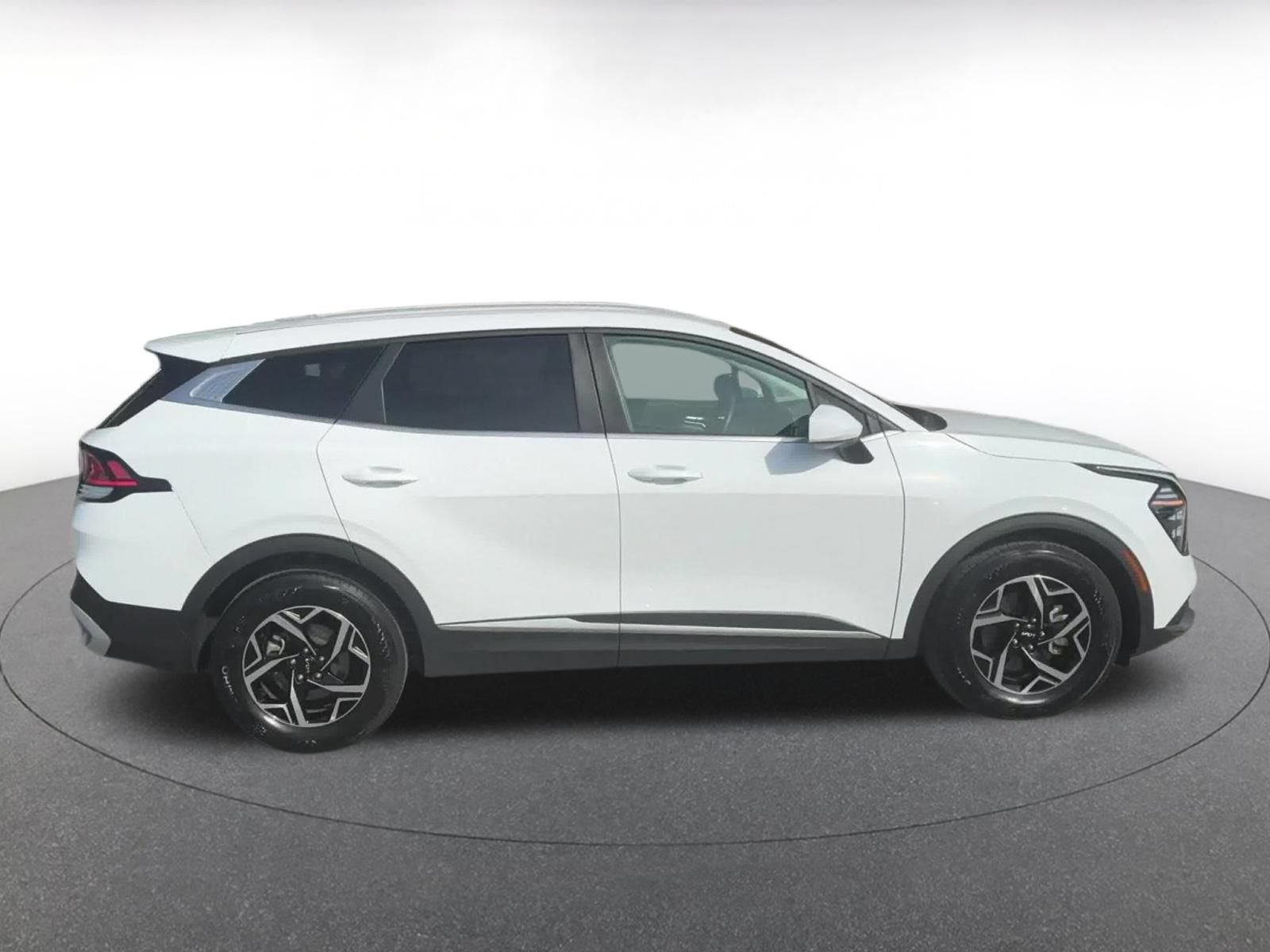Used 2025 Kia Sportage LX FWD image 16
