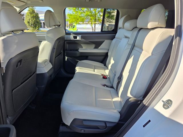 Used 2025 Hyundai Santa Fe SEL FWD image 11