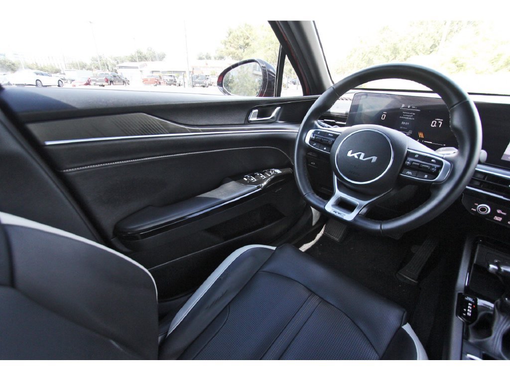 Used 2025 Kia K5 GT-Line w/ GT-Line Premium Package FWD image 9