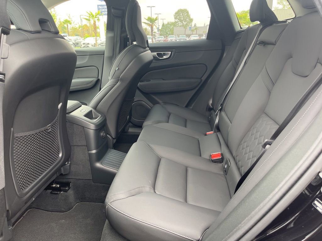 Used 2026 Volvo XC60 T8 Plus AWD/4WD image 5