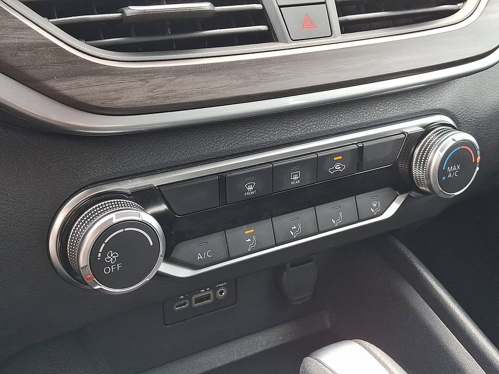 Used 2025 Nissan Altima 2.5 SV image 16