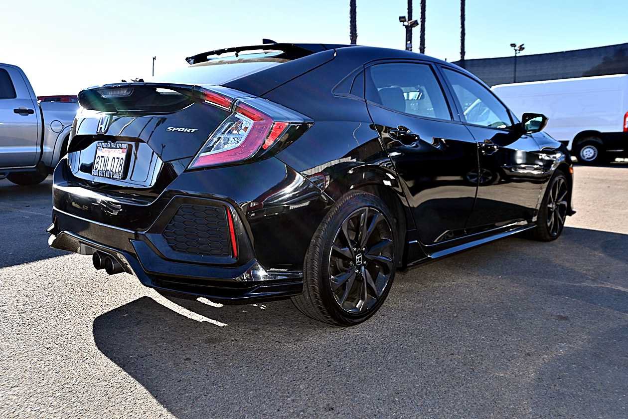 Used 2018 Honda Civic Sport image 7
