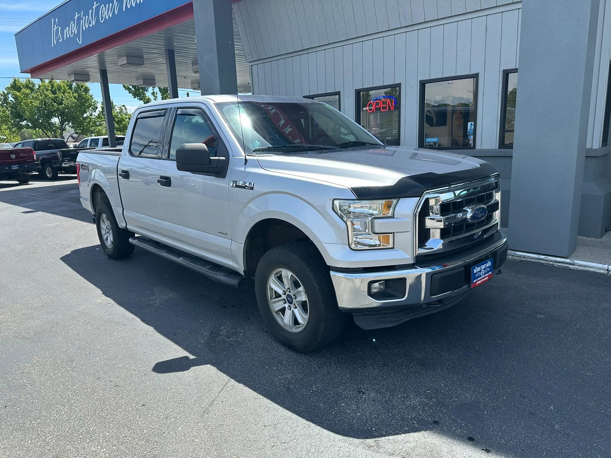 Used 2015 Ford F150 XLT AWD/4WD image 2