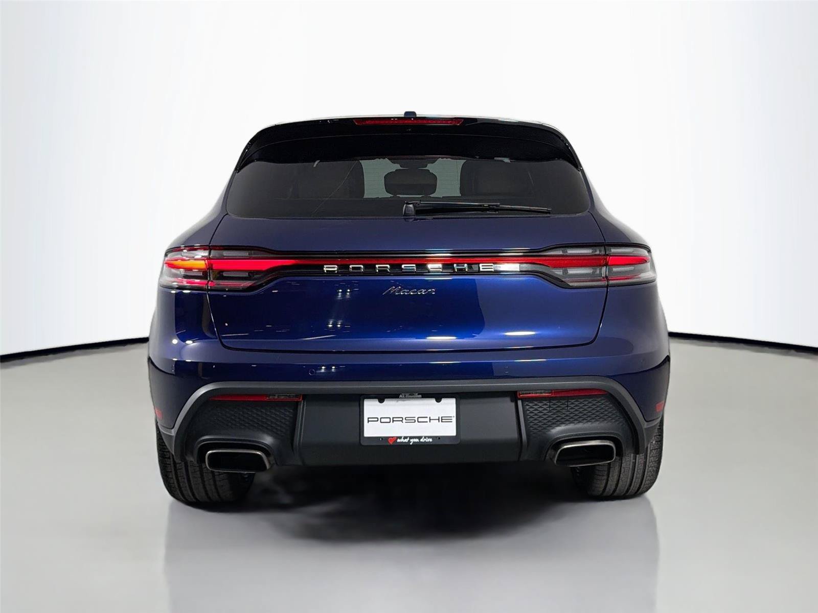 Certified 2026 Porsche Macan Turbo AWD/4WD image 6