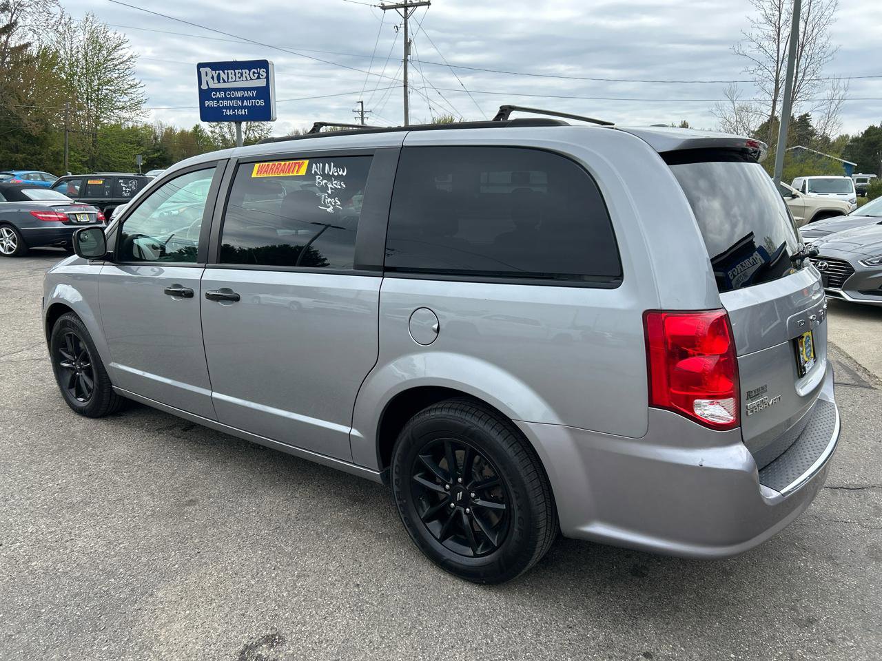 Used 2018 Dodge Grand Caravan GT FWD image 2